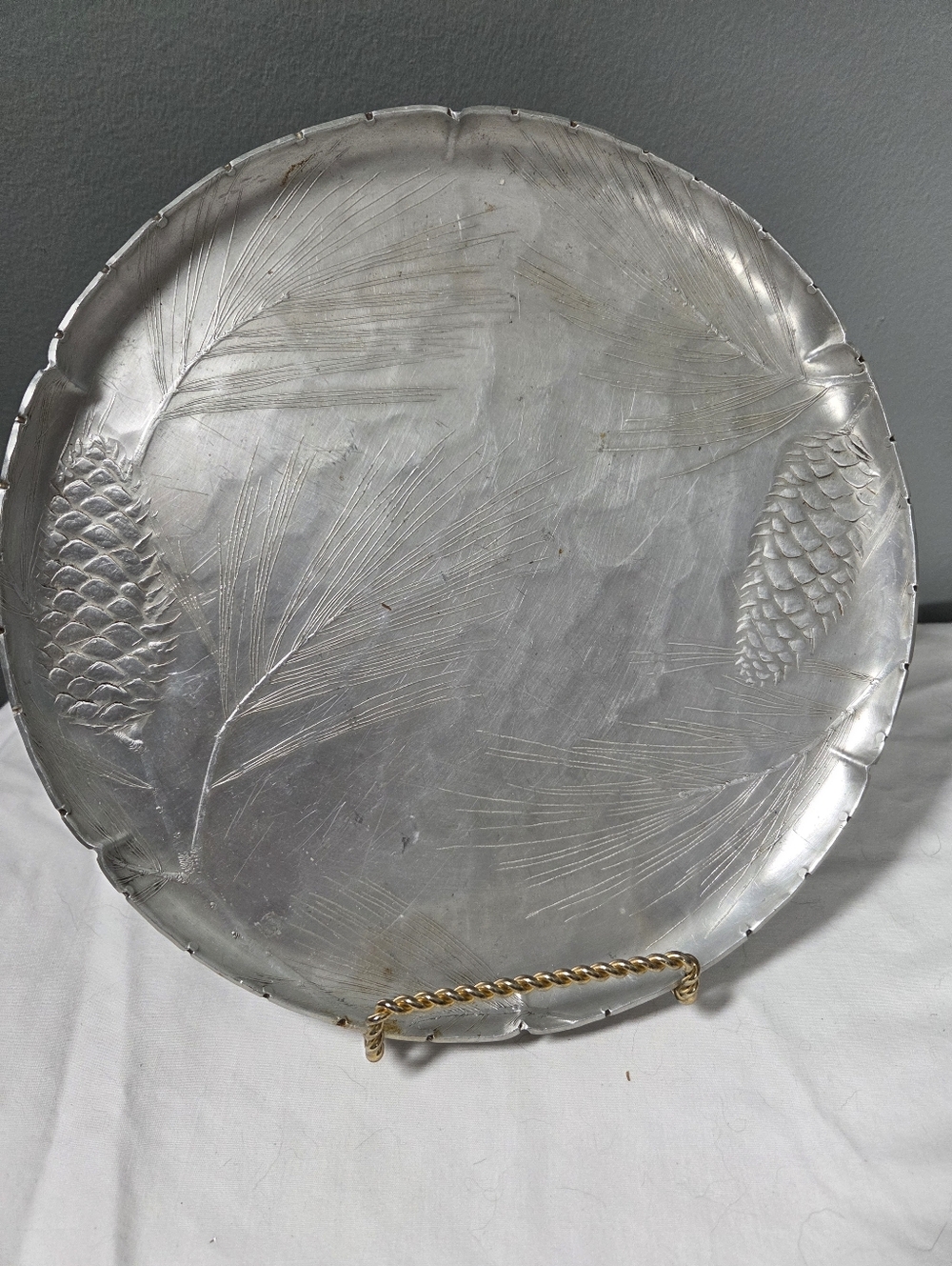 Decorative Vintage Hammered Aluminum tray, Pine Cone pattern unmarked 10"